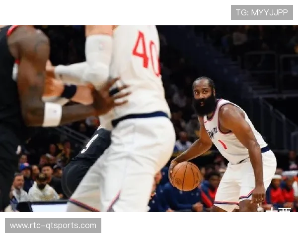 哈登单核带队客战魔术，快船客场疲软攻防失衡